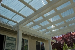 Khi nào thì nên lợp mái nhà bằng tôn nhựa thủy tinh?